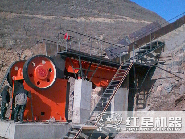 環(huán)保顎式破碎機(jī)“披綠”礦山