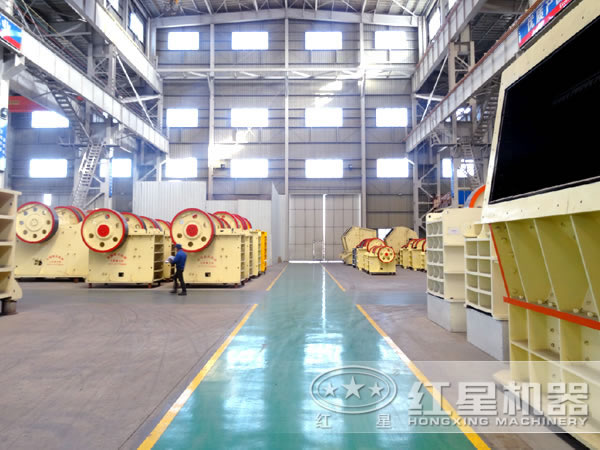 錳礦石破碎機(jī)車(chē)間