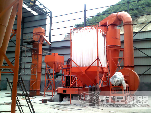 重鈣粉加工現(xiàn)場(chǎng) 重鈣粉加工現(xiàn)場(chǎng)