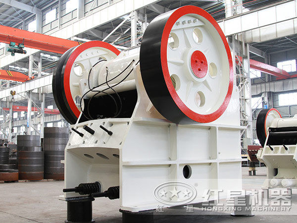 新型鄂式破石機