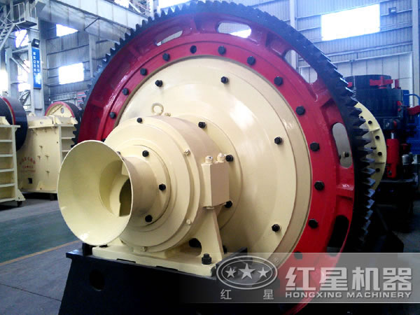 生產(chǎn)車(chē)間中的棒磨機(jī)