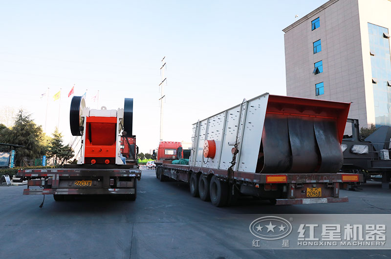 1215破碎機(jī)裝車發(fā)貨 1215破碎機(jī)裝車發(fā)貨