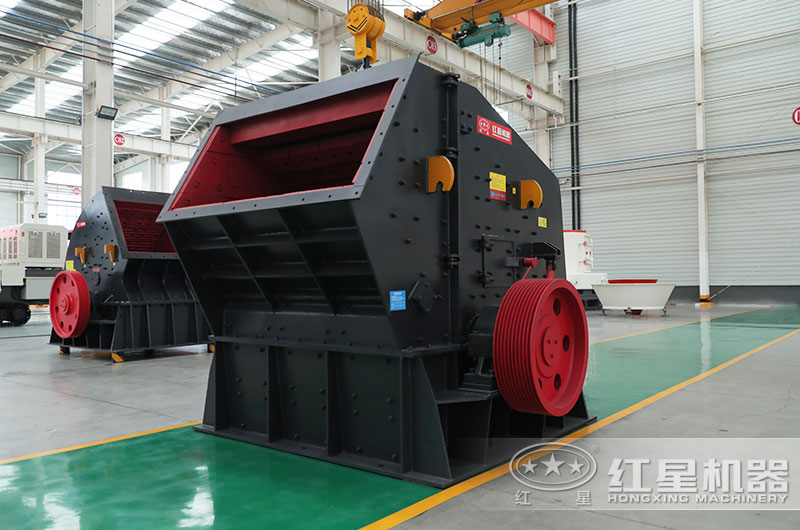 反擊式碎石機(jī)圖片 反擊式碎石機(jī)圖片