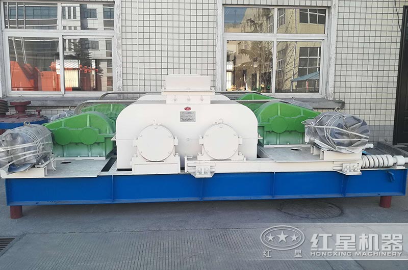 對(duì)輥式石塊粉碎機(jī)圖片 對(duì)輥式石塊粉碎機(jī)圖片
