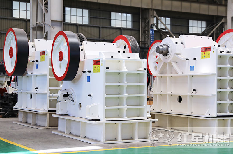 凝灰?guī)r破碎機(jī)圖片 凝灰?guī)r破碎機(jī)圖片