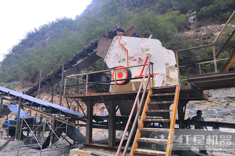 反擊破碎機(jī)工作現(xiàn)場圖片 反擊破碎機(jī)工作現(xiàn)場圖片