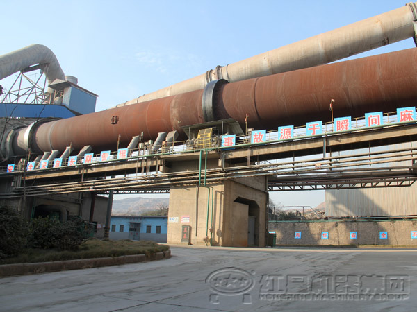 回轉(zhuǎn)窯現(xiàn)場(chǎng)圖 回轉(zhuǎn)窯現(xiàn)場(chǎng)圖