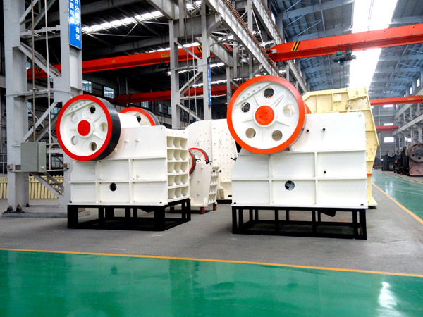 石頭破碎機(jī)生產(chǎn)車間 石頭破碎機(jī)生產(chǎn)車間