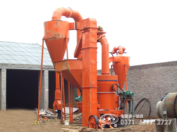 云母磨粉機客戶現(xiàn)場 云母磨粉機客戶現(xiàn)場