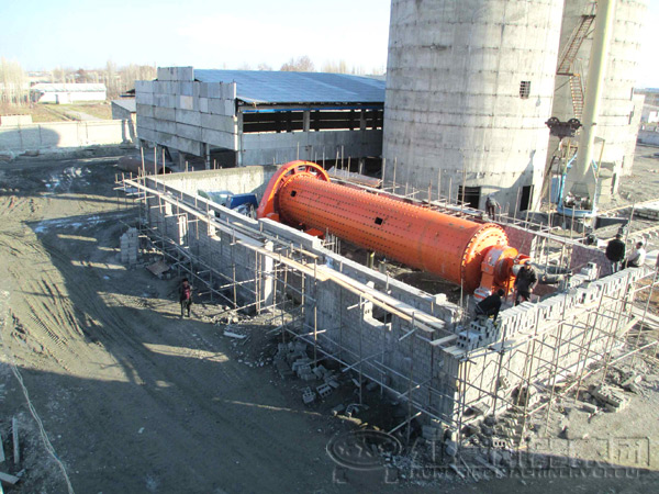 礦渣球磨機(jī)安裝現(xiàn)場