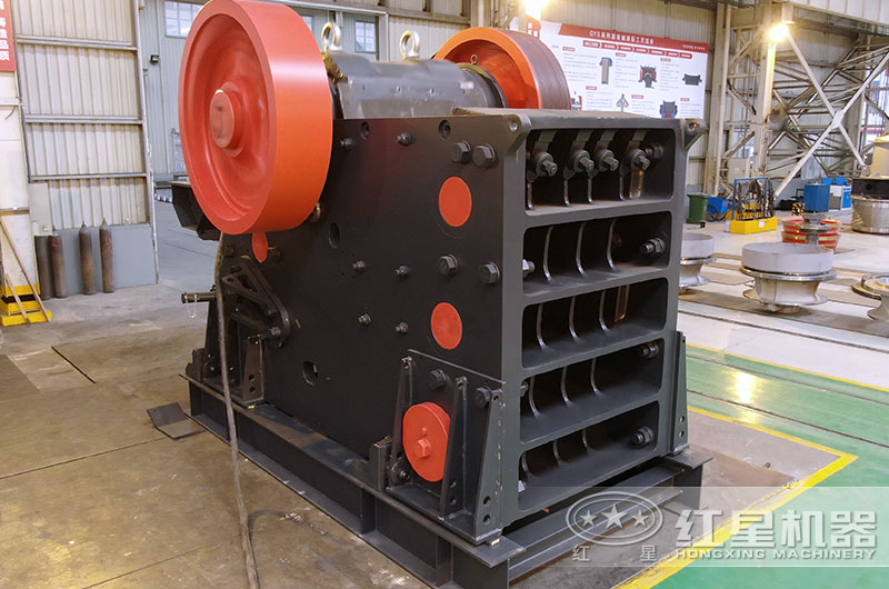 顎式破碎機(jī)圖片 顎式破碎機(jī)圖片
