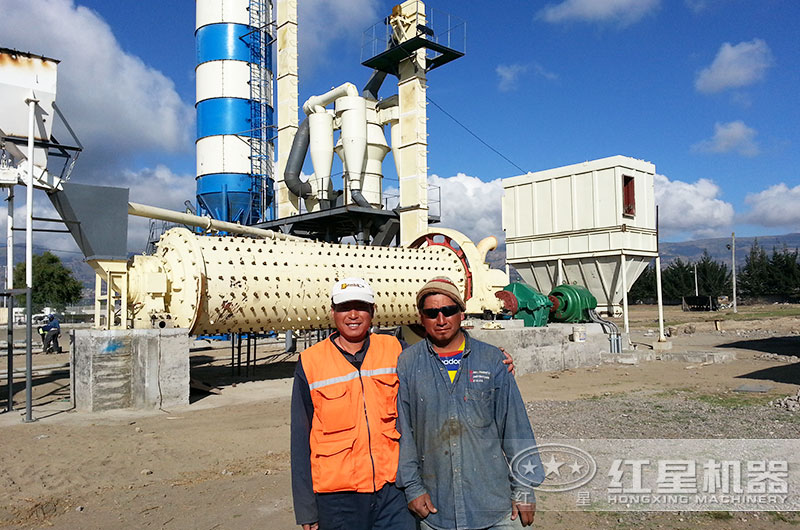 與客戶合影留念