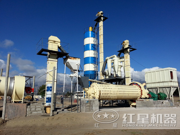 節(jié)能球磨機(jī)現(xiàn)場工作圖 節(jié)能球磨機(jī)現(xiàn)場工作圖