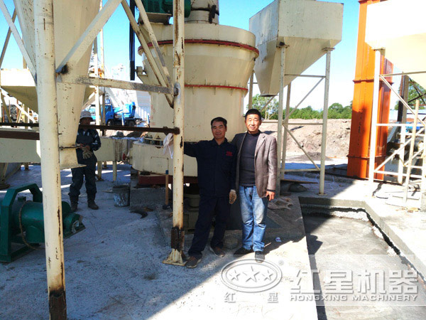 紅星機(jī)器雷蒙磨現(xiàn)場圖 紅星機(jī)器雷蒙磨現(xiàn)場圖