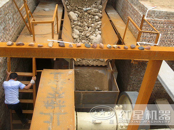 花崗巖破碎機(jī)現(xiàn)場檢查圖 花崗巖破碎機(jī)現(xiàn)場檢查圖