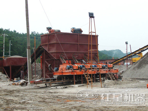 對(duì)輥破現(xiàn)場(chǎng)工作圖 對(duì)輥破現(xiàn)場(chǎng)工作圖