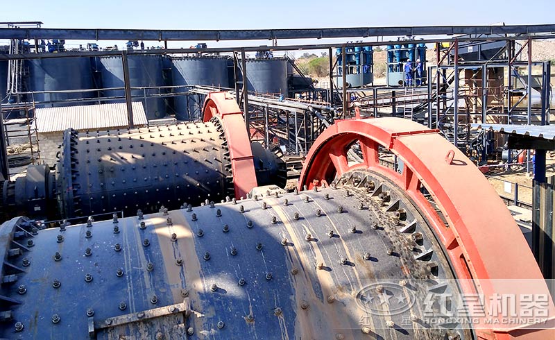 節(jié)能環(huán)保型鋁灰球磨機(jī)的客戶現(xiàn)場(chǎng) 節(jié)能環(huán)保型鋁灰球磨機(jī)的客戶現(xiàn)場(chǎng)