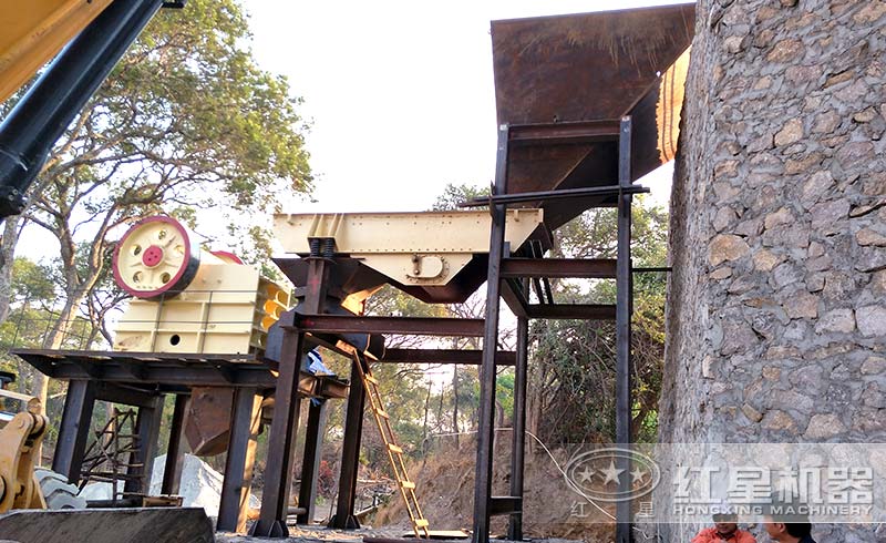 給料機(jī)現(xiàn)場(chǎng)圖 給料機(jī)現(xiàn)場(chǎng)圖