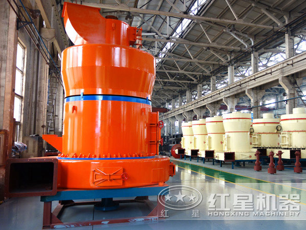 膨潤土磨粉機(jī)生產(chǎn)車間 膨潤土磨粉機(jī)生產(chǎn)車間