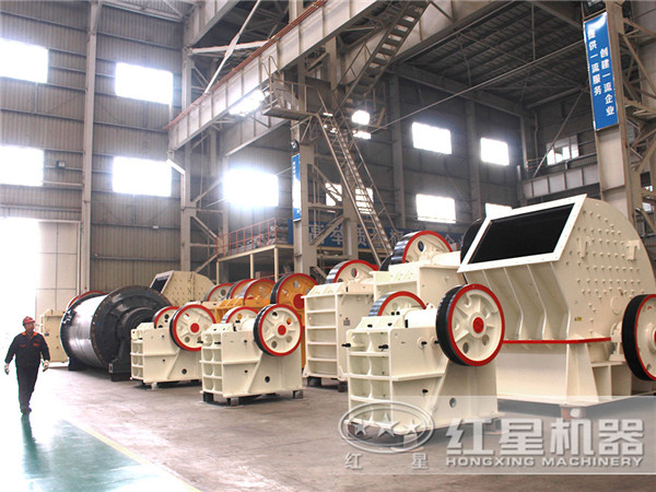 時產(chǎn)30噸石子破碎機生產(chǎn)車間