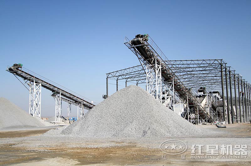 制砂機(jī)現(xiàn)場(chǎng)作業(yè) 制砂機(jī)現(xiàn)場(chǎng)作業(yè)