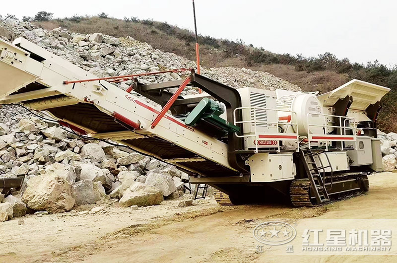 流動(dòng)砸石篩選一體機(jī)現(xiàn)場(chǎng)作業(yè) 流動(dòng)砸石篩選一體機(jī)現(xiàn)場(chǎng)作業(yè)