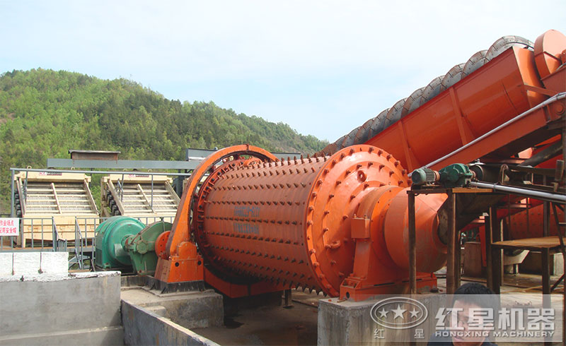 尾礦處理作業(yè)現(xiàn)場 尾礦處理作業(yè)現(xiàn)場