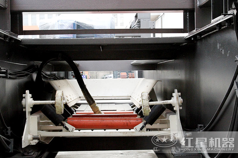 移動式小型石子破碎機內(nèi)部展示