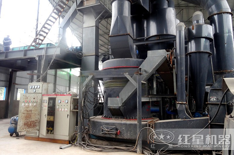 磨粉設(shè)備生產(chǎn)現(xiàn)場(chǎng) 磨粉設(shè)備生產(chǎn)現(xiàn)場(chǎng)
