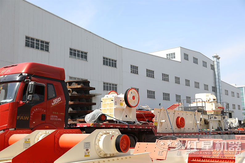 鄭州碎石機(jī)械設(shè)備發(fā)貨現(xiàn)場(chǎng) 鄭州碎石機(jī)械設(shè)備發(fā)貨現(xiàn)場(chǎng)