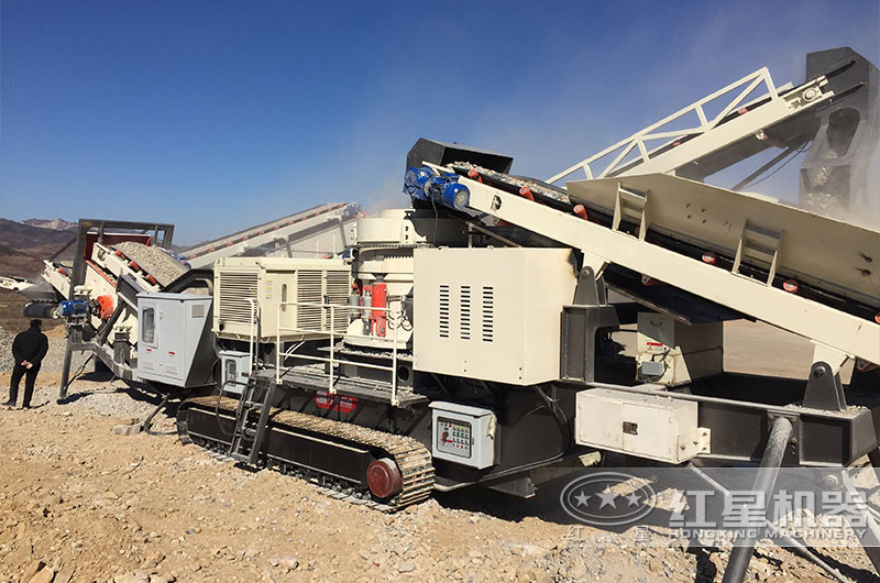 流動(dòng)碎石機(jī)作業(yè)現(xiàn)場(chǎng) 流動(dòng)碎石機(jī)作業(yè)現(xiàn)場(chǎng)