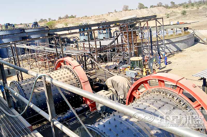 白灰球磨機作業(yè)現(xiàn)場 白灰球磨機作業(yè)現(xiàn)場