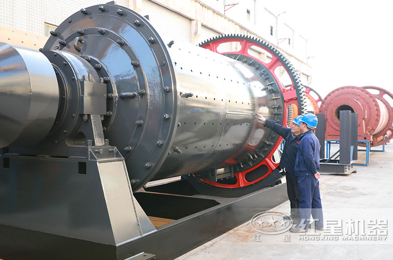 客戶來紅星機器球磨機廠區(qū)考察 客戶來紅星機器球磨機廠區(qū)考察