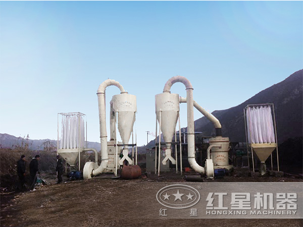 重鈣粉加工現(xiàn)場(chǎng) 重鈣粉加工現(xiàn)場(chǎng)