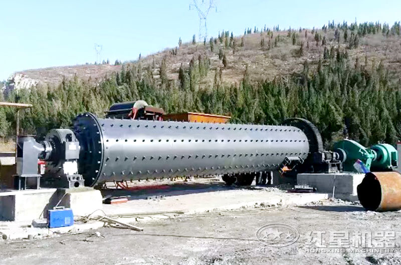 煤礦球磨機作業(yè)現(xiàn)場