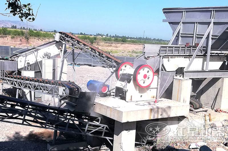 鄂破機(jī)作業(yè)現(xiàn)場 鄂破機(jī)作業(yè)現(xiàn)場