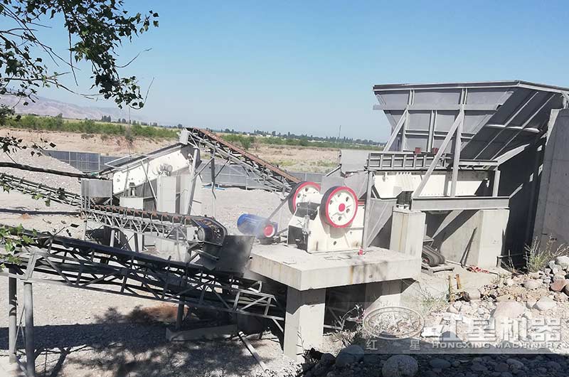 固定式礦山破碎機(jī)設(shè)備現(xiàn)場(chǎng)