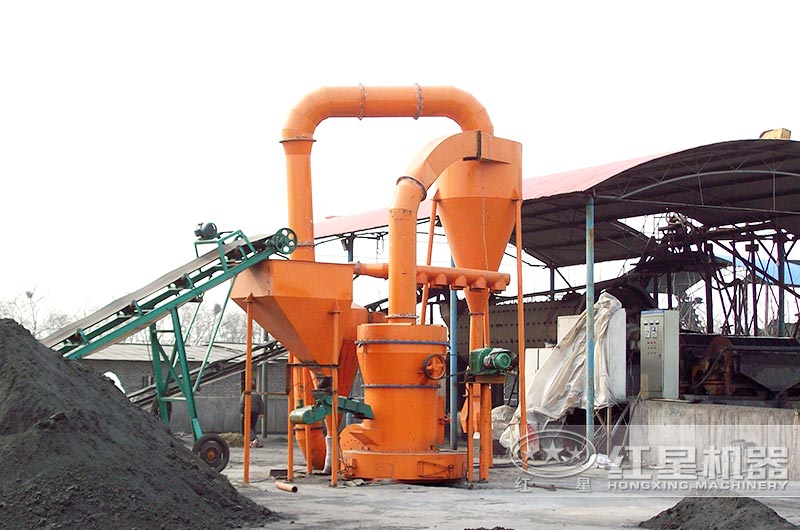 磨粉機磨煤粉現(xiàn)場