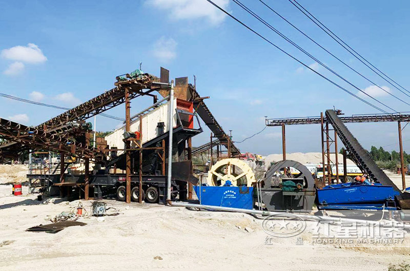 小型移動制砂機(jī)一體式機(jī)器作業(yè)現(xiàn)場 小型移動制砂機(jī)一體式機(jī)器作業(yè)現(xiàn)場