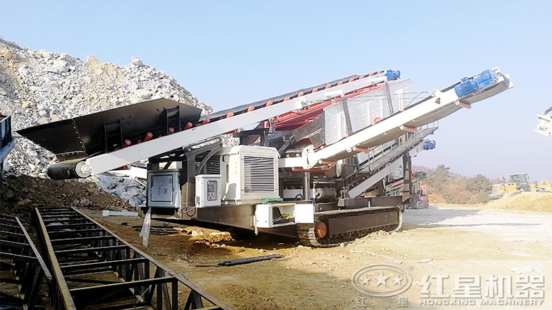 移動(dòng)汽車載式打石子機(jī)作業(yè)現(xiàn)場(chǎng) 移動(dòng)汽車載式打石子機(jī)作業(yè)現(xiàn)場(chǎng)