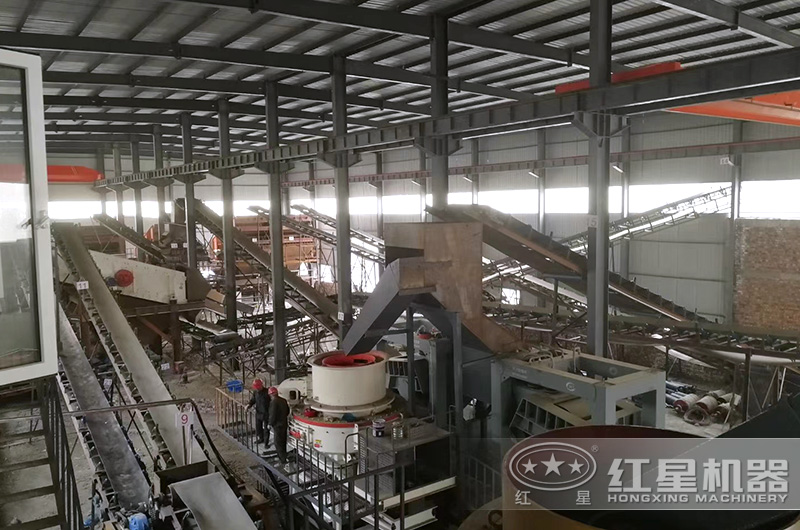 一套制砂機生產(chǎn)線作業(yè)現(xiàn)場 一套制砂機生產(chǎn)線作業(yè)現(xiàn)場