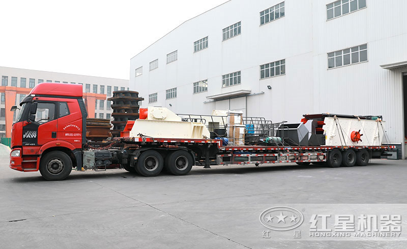 破碎機(jī)裝車發(fā)貨圖 破碎機(jī)裝車發(fā)貨圖