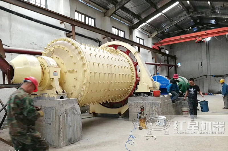 球磨機(jī)現(xiàn)場 球磨機(jī)現(xiàn)場