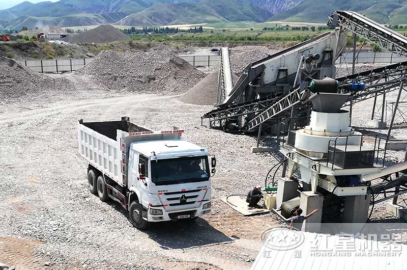 機制砂生產(chǎn)現(xiàn)場 機制砂生產(chǎn)現(xiàn)場