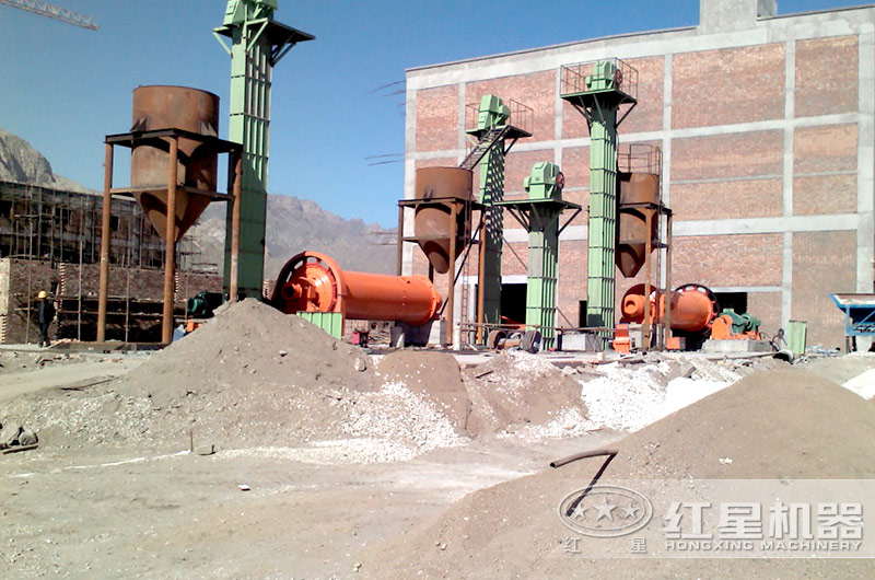 球磨機(jī)生產(chǎn)現(xiàn)場圖片 球磨機(jī)生產(chǎn)現(xiàn)場圖片