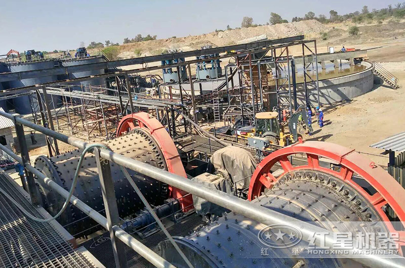 球磨機生產(chǎn)現(xiàn)場 球磨機生產(chǎn)現(xiàn)場