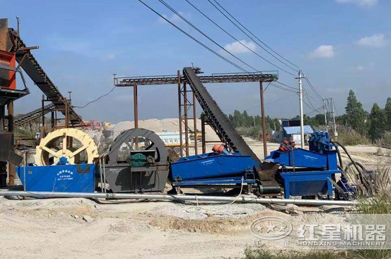 洗砂機(jī)清洗現(xiàn)場(chǎng) 洗砂機(jī)清洗現(xiàn)場(chǎng)