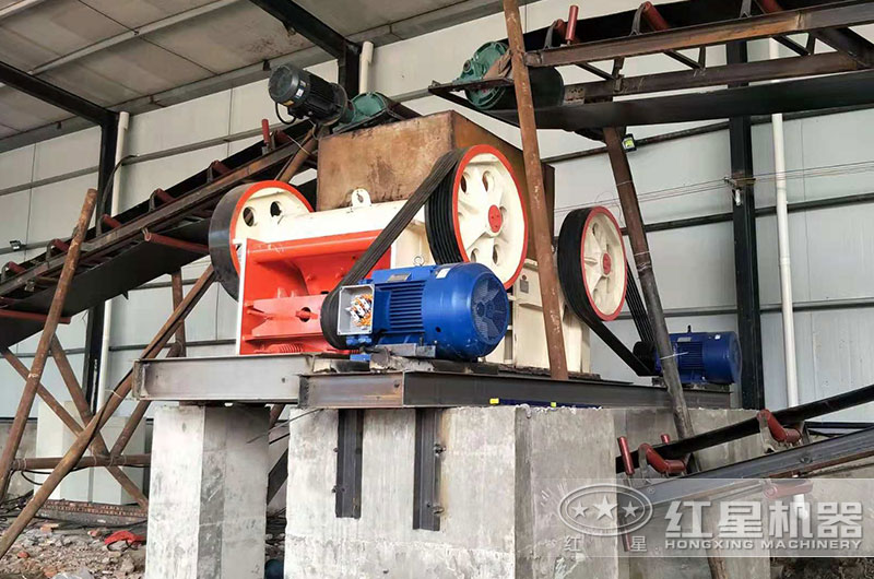 250×1000破碎機(jī)工作現(xiàn)場(chǎng)圖片 250×1000破碎機(jī)工作現(xiàn)場(chǎng)圖片