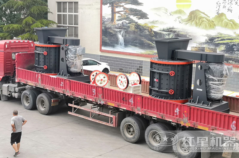 1750立式破碎機(jī)裝車發(fā)貨 1750立式破碎機(jī)裝車發(fā)貨