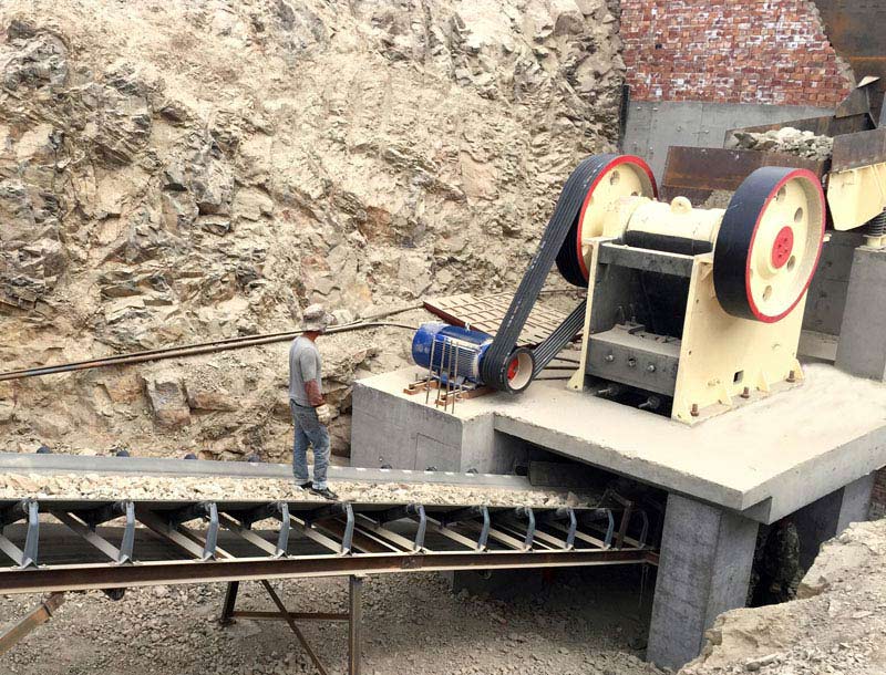 石灰?guī)r破碎生產線